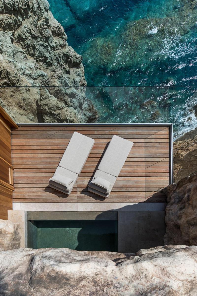 Acro Suites - A Wellbeing Resort