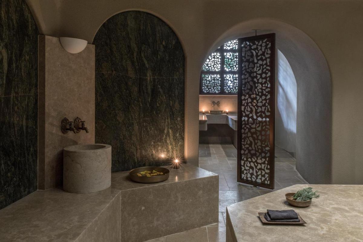 Acro Suites - A Wellbeing Resort