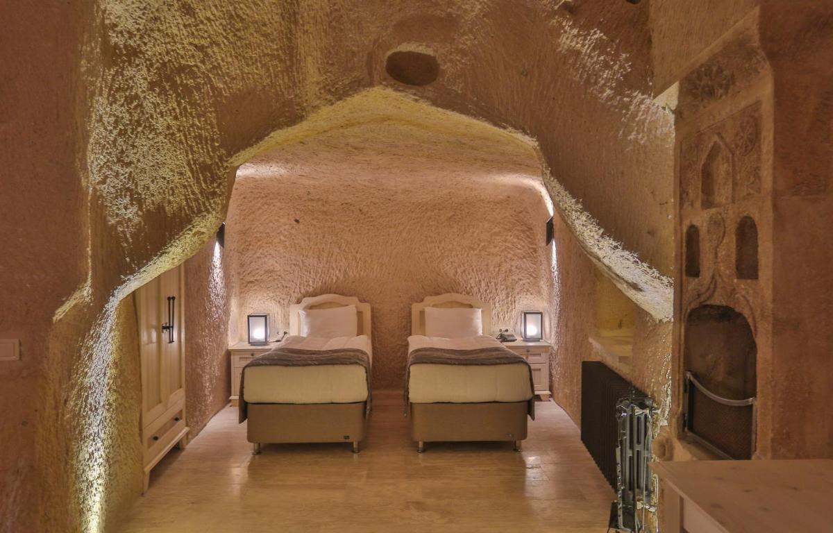 Acropolis Cave Suite