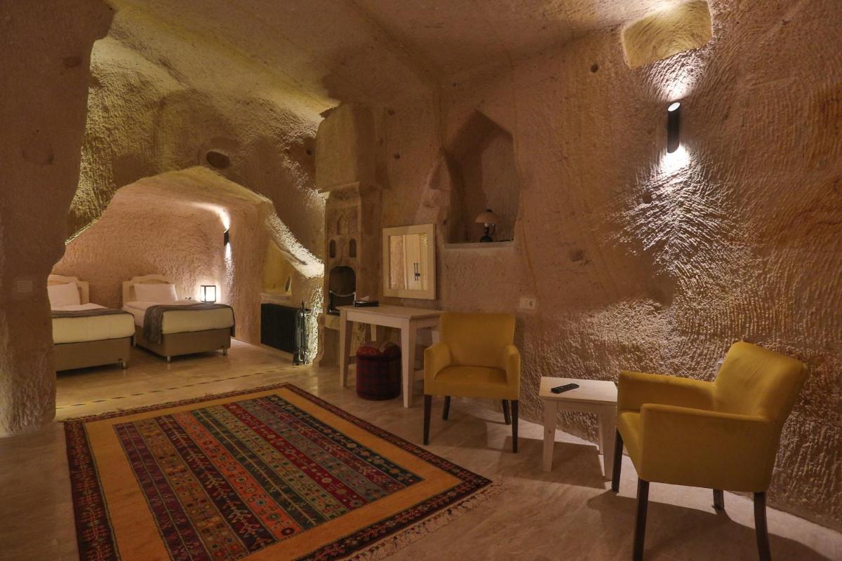 Acropolis Cave Suite