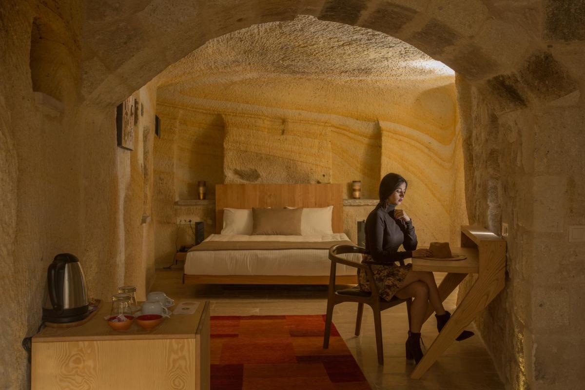 Acropolis Cave Suite
