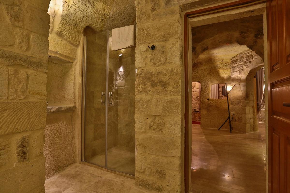 Acropolis Cave Suite
