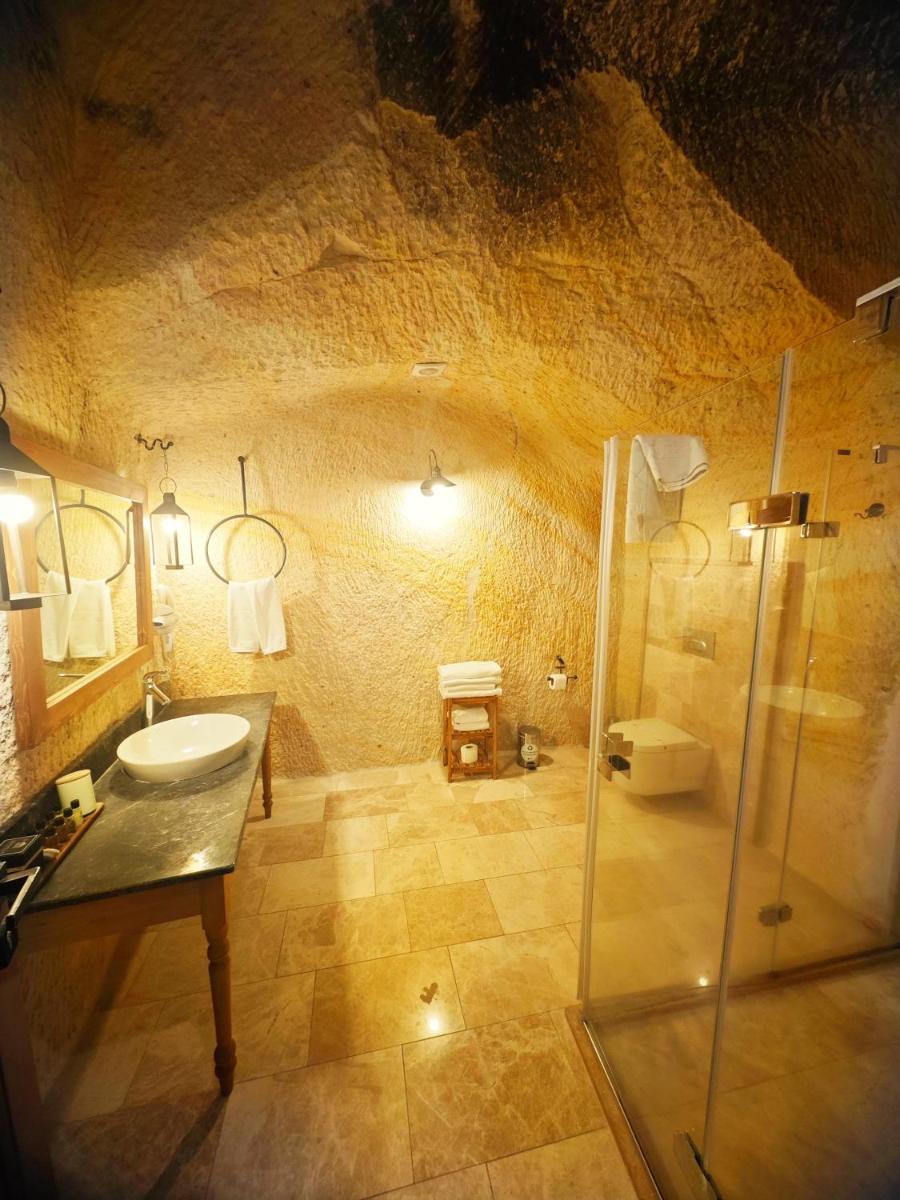 Acropolis Cave Suite