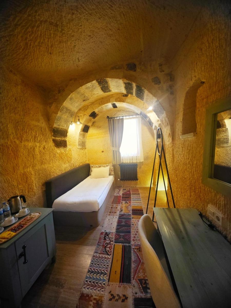 Acropolis Cave Suite