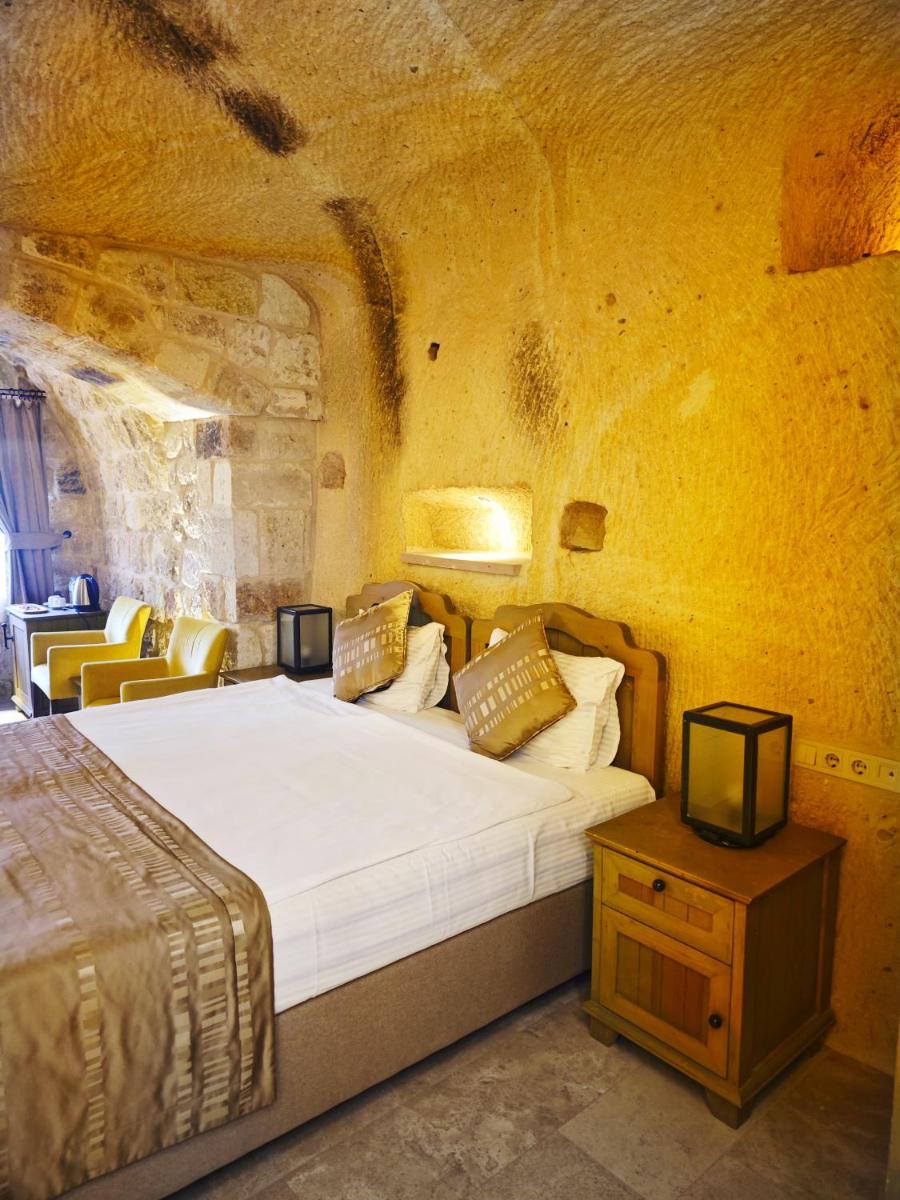 Acropolis Cave Suite