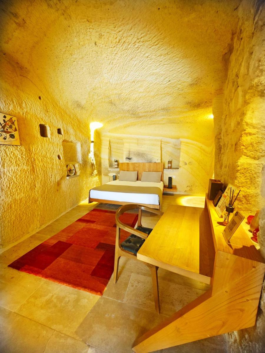 Acropolis Cave Suite