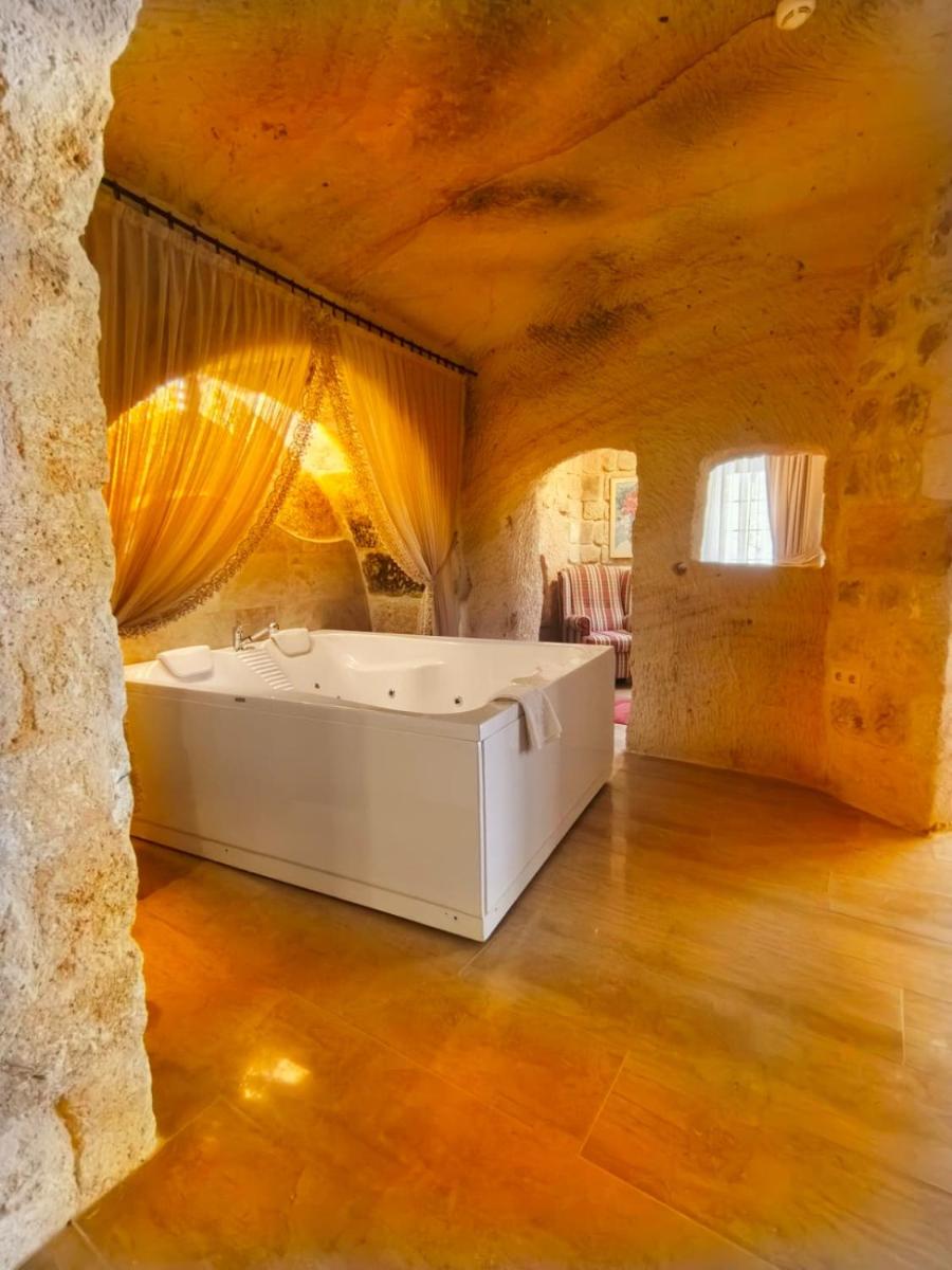 Acropolis Cave Suite