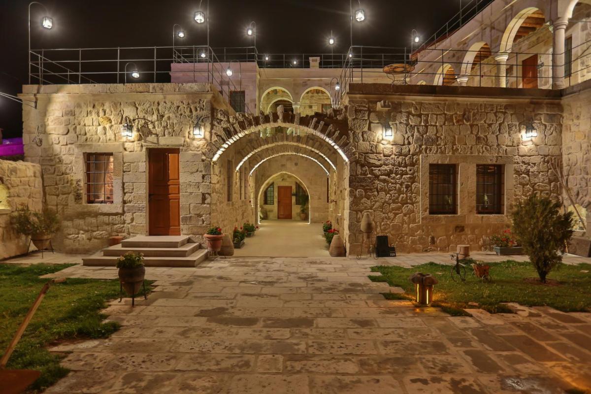 Acropolis Cave Suite