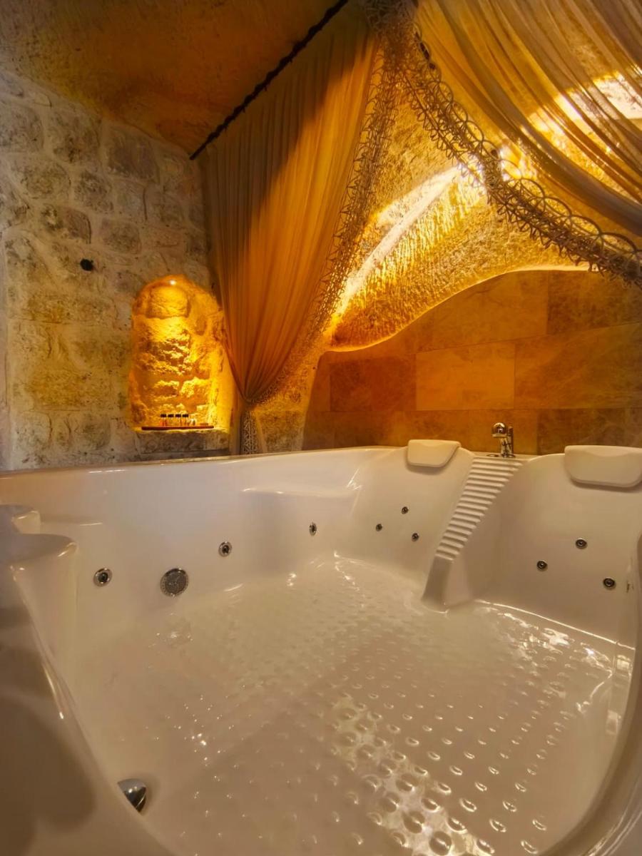 Acropolis Cave Suite