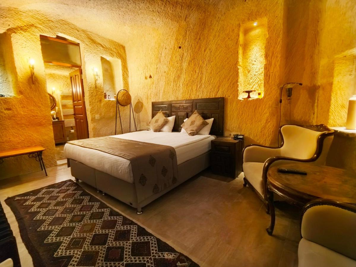 Acropolis Cave Suite