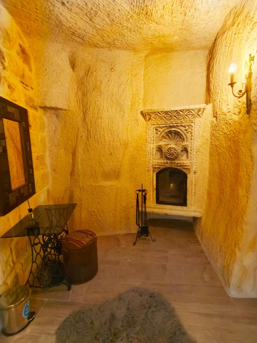Acropolis Cave Suite