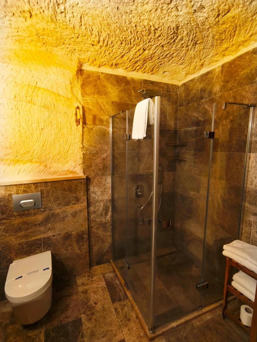 Acropolis Cave Suite