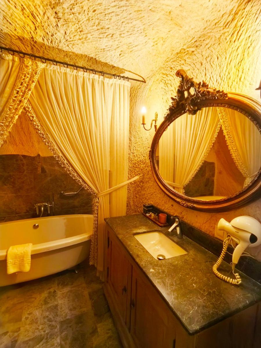 Acropolis Cave Suite