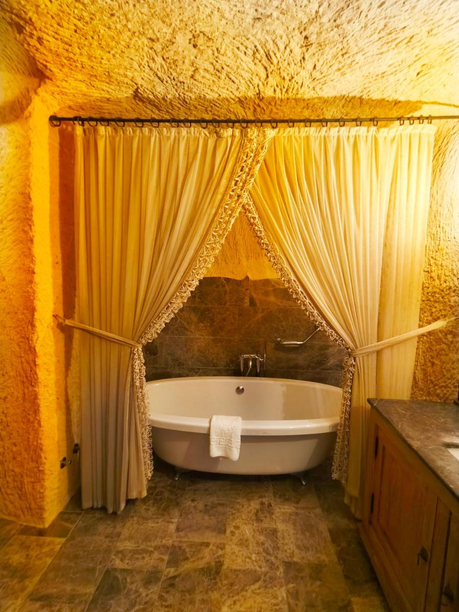 Acropolis Cave Suite