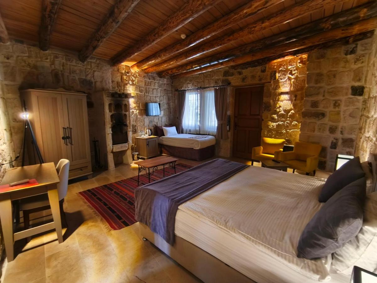 Acropolis Cave Suite