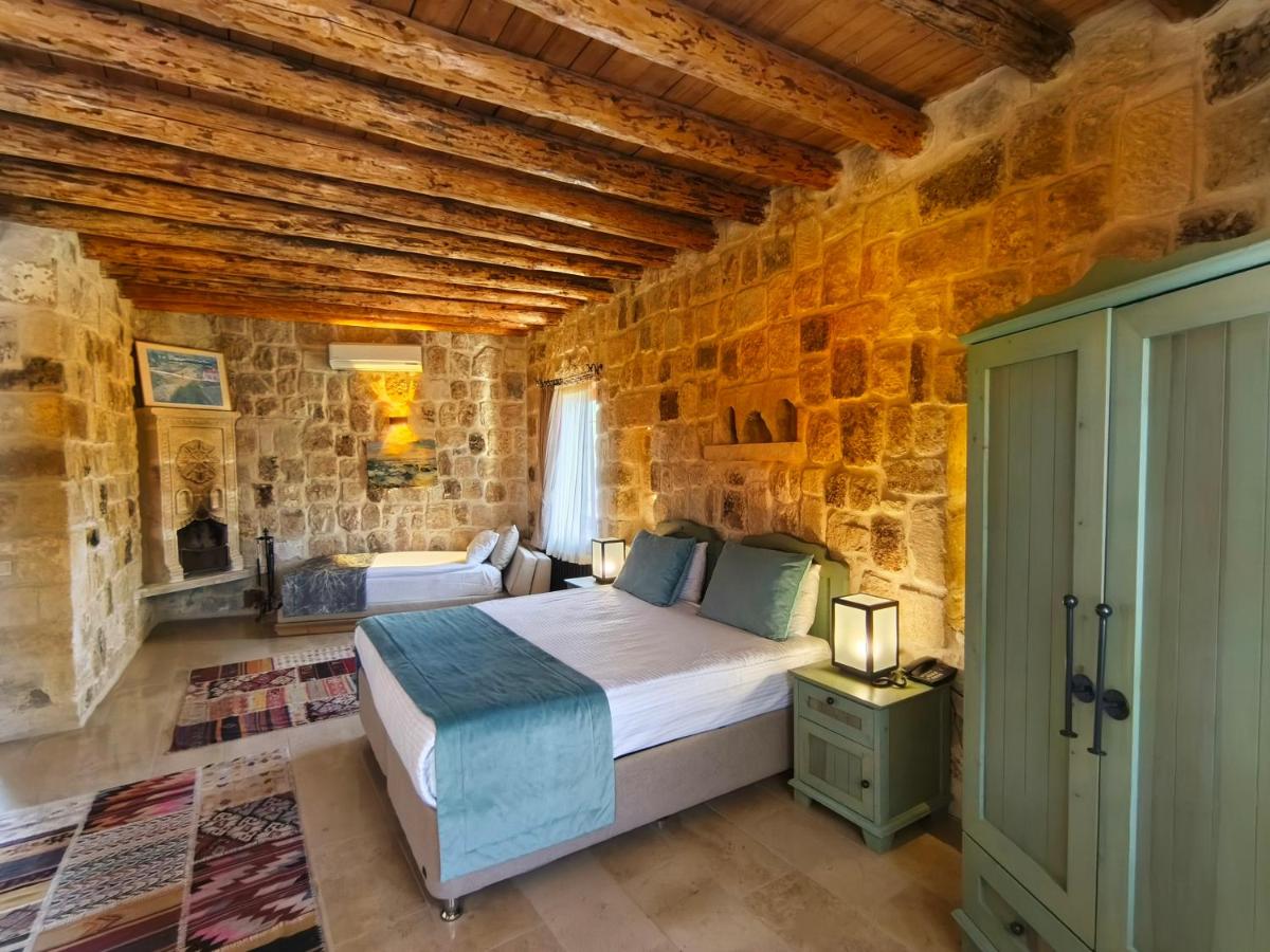Acropolis Cave Suite