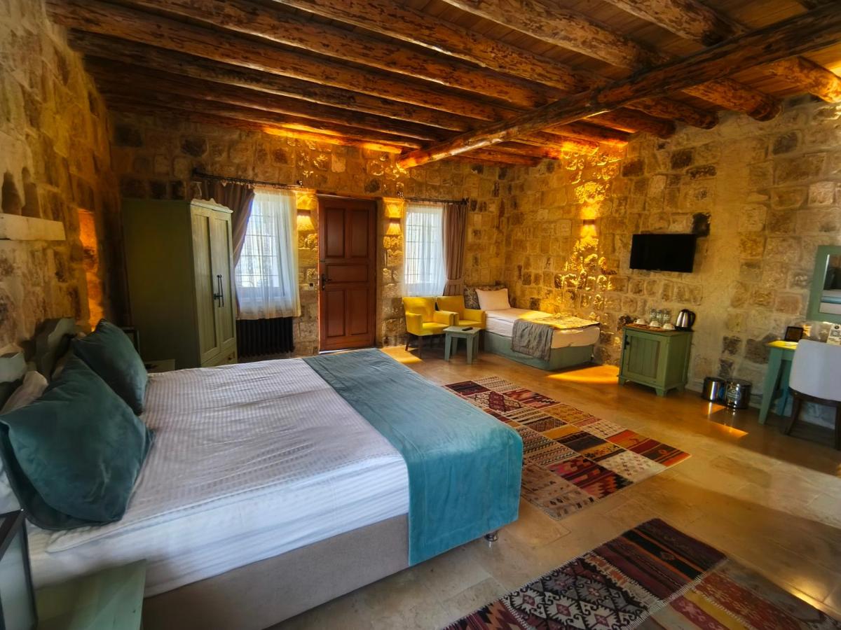 Acropolis Cave Suite