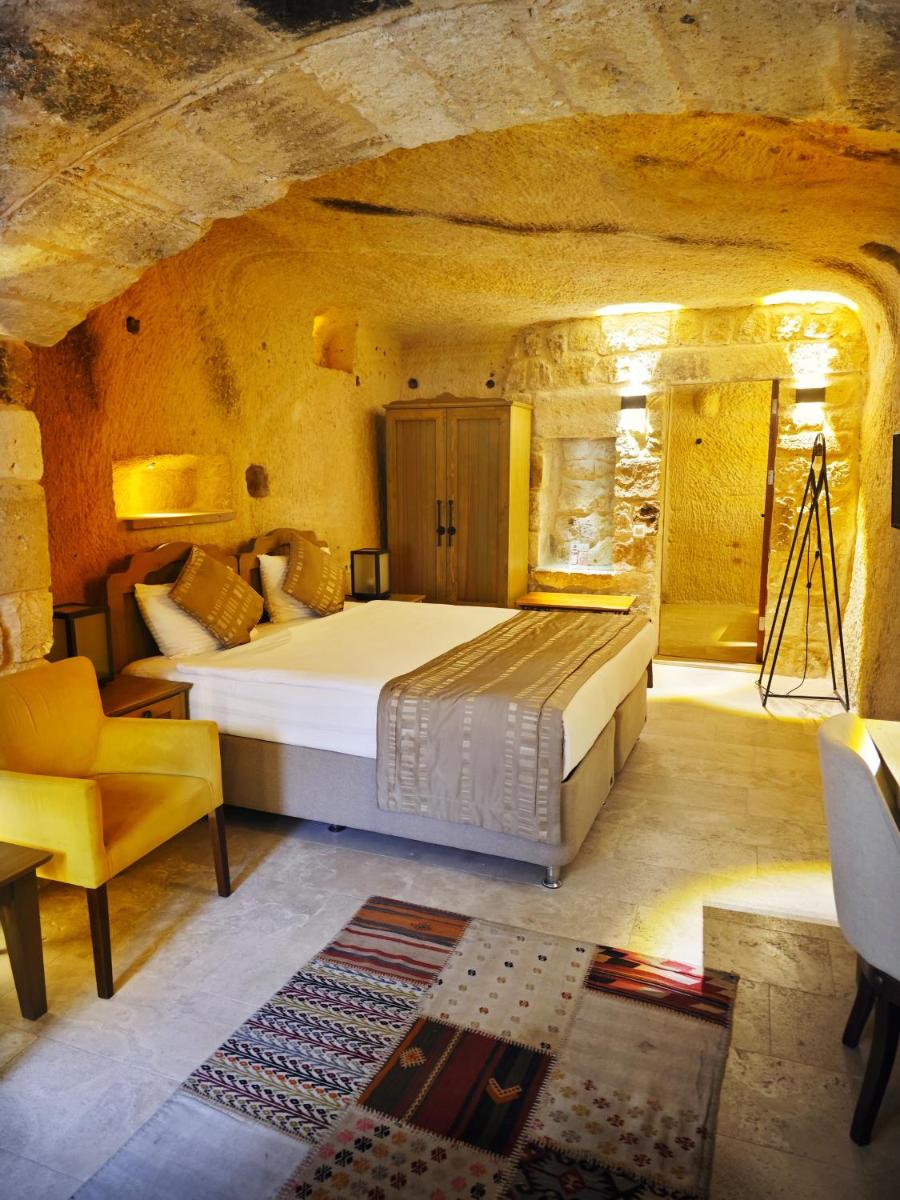 Acropolis Cave Suite