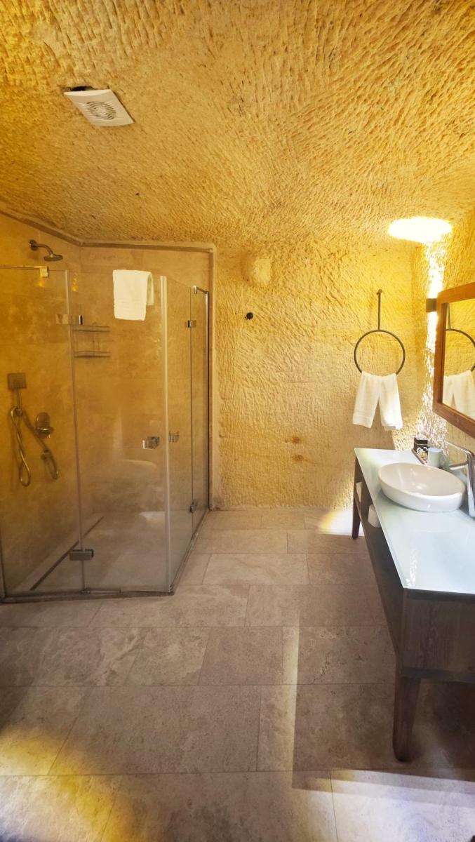 Acropolis Cave Suite