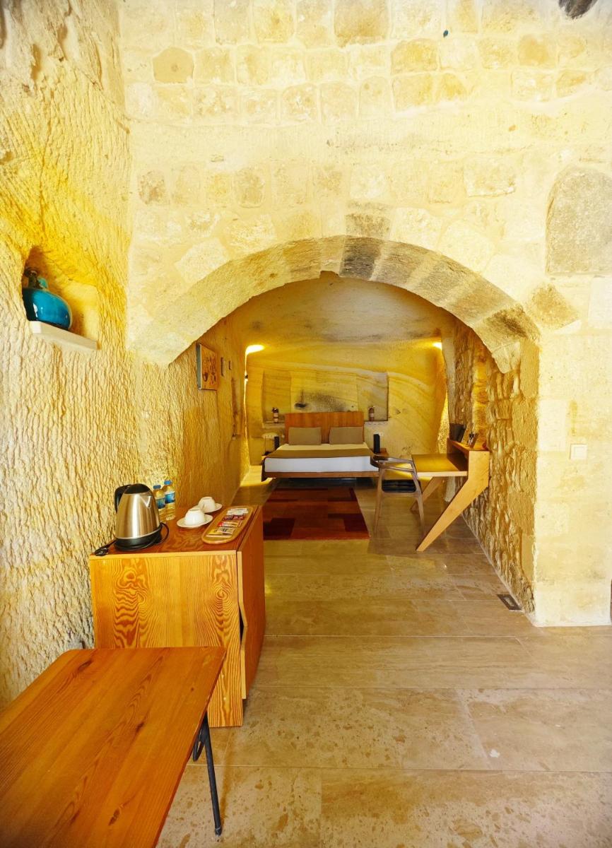 Acropolis Cave Suite