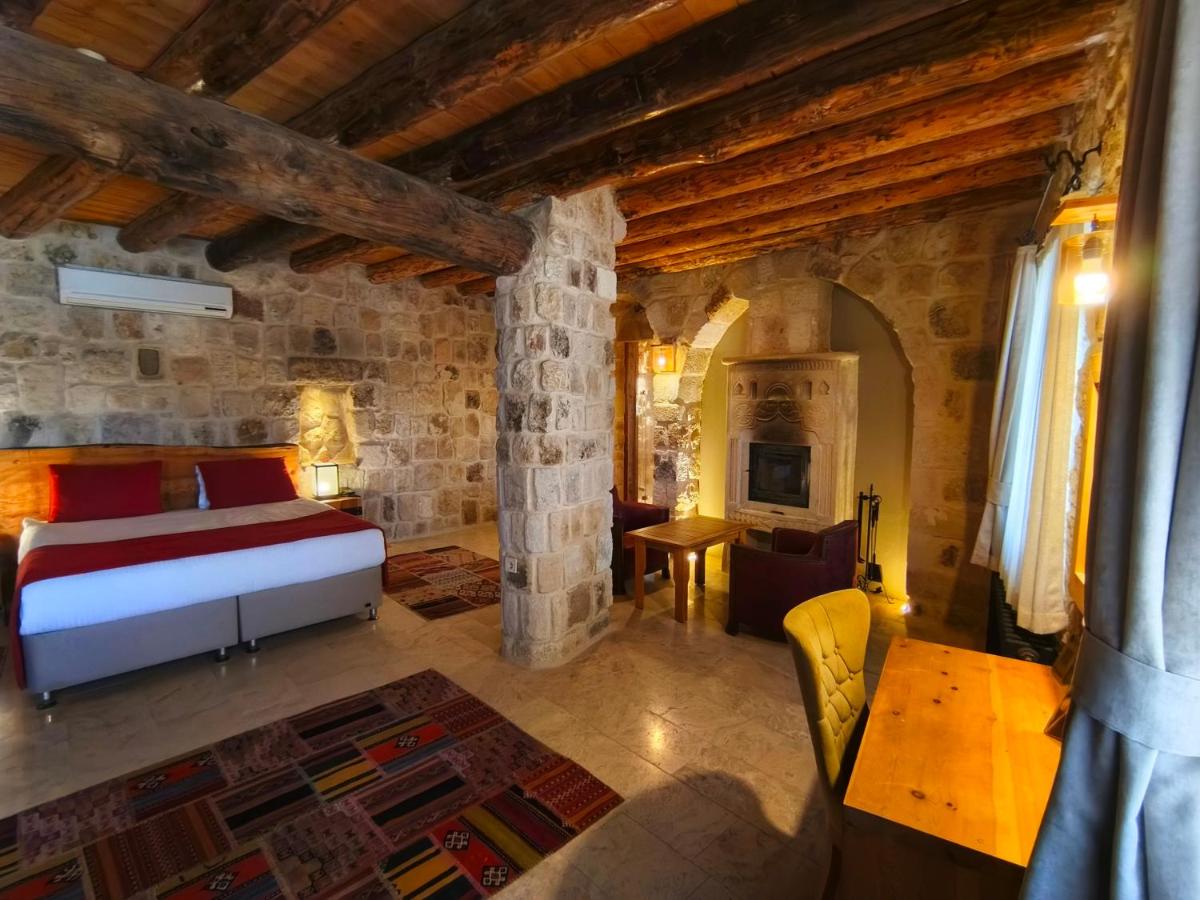 Acropolis Cave Suite