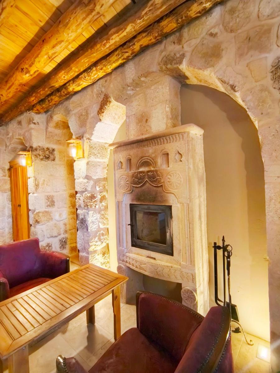 Acropolis Cave Suite