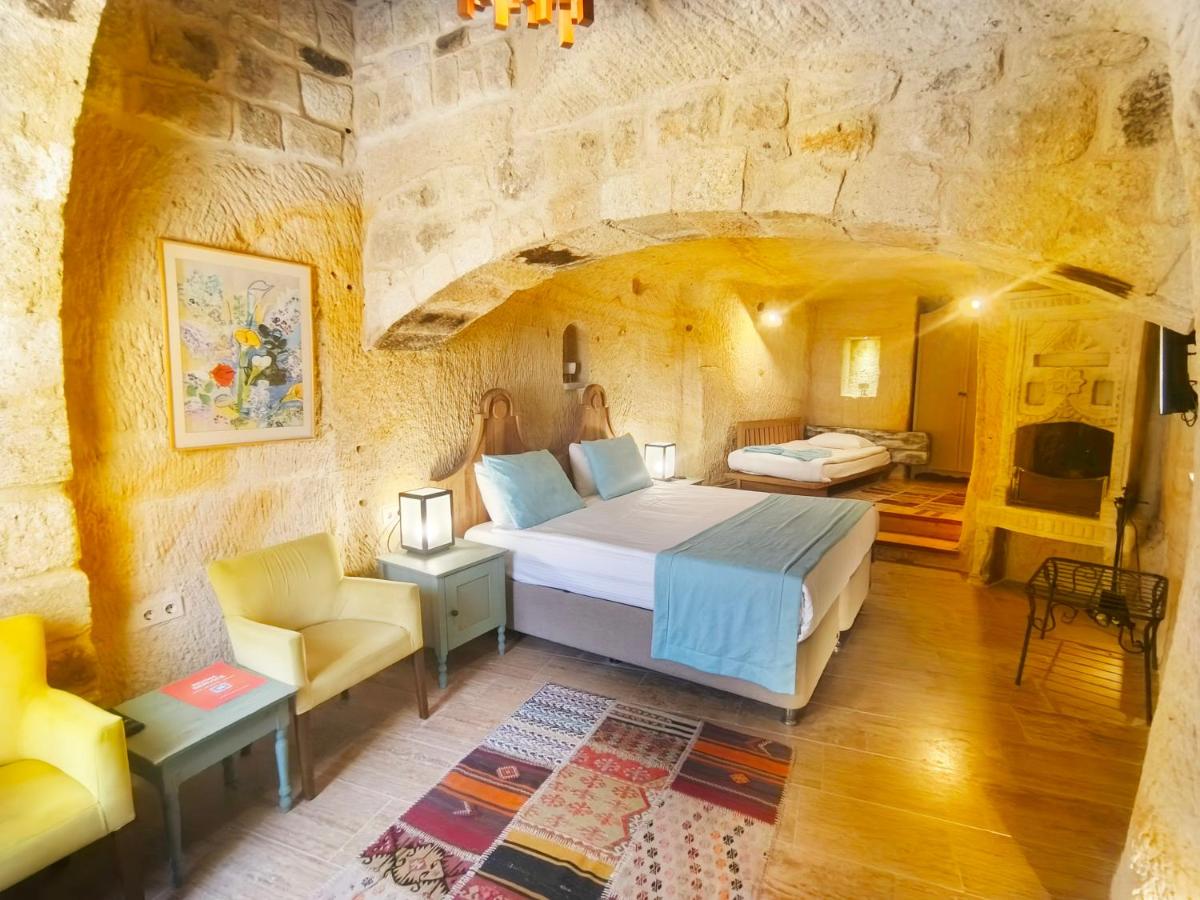 Acropolis Cave Suite