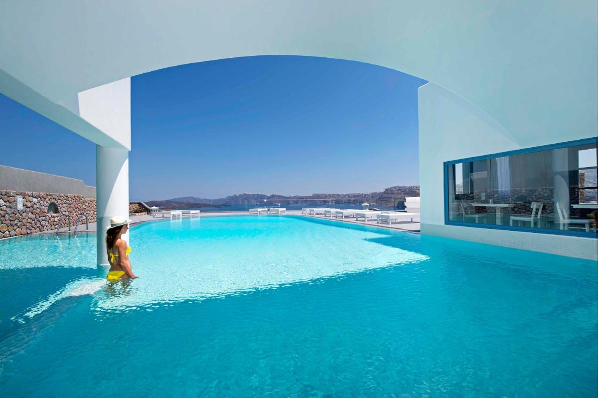 Acroterra Rosa Luxury Suites & Spa