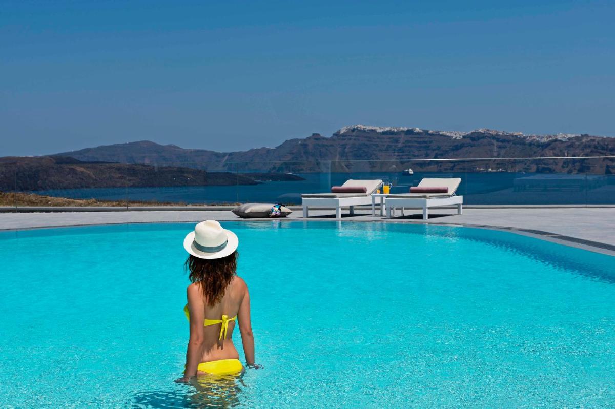 Acroterra Rosa Luxury Suites & Spa