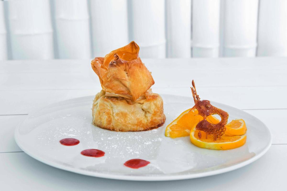 Acroterra Rosa Luxury Suites & Spa