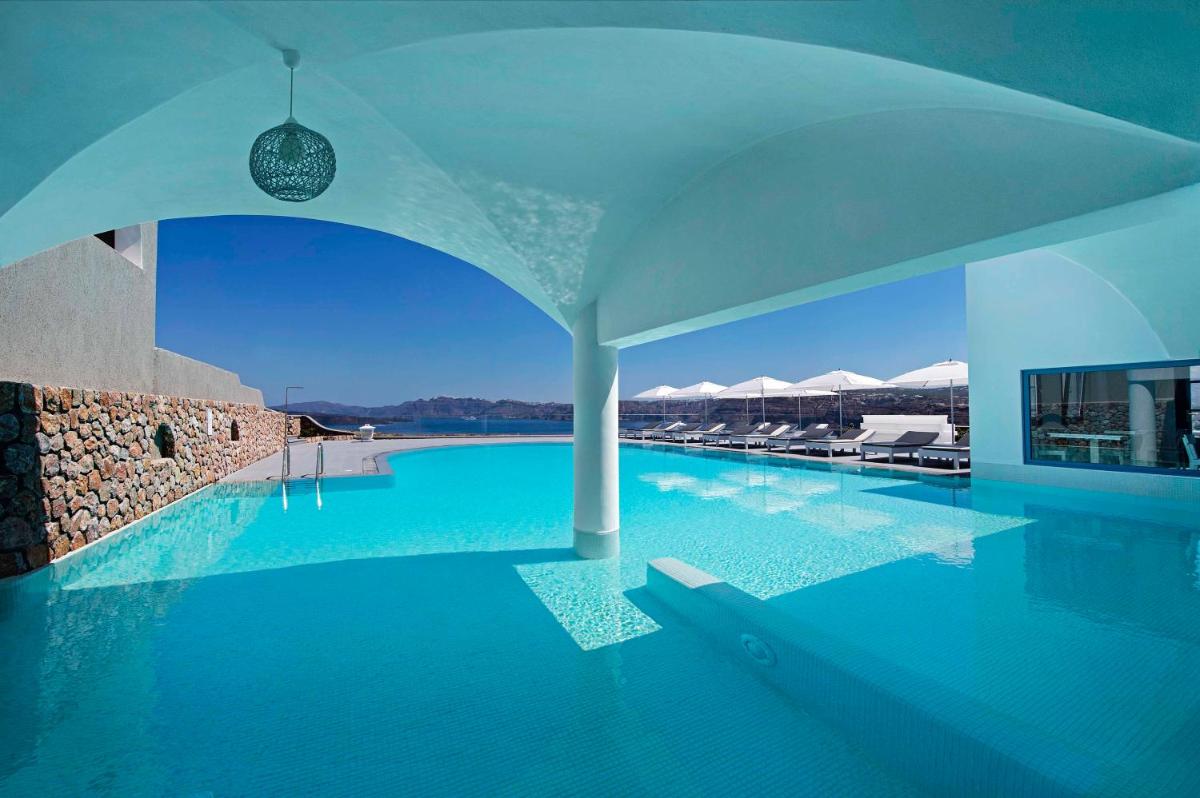 Acroterra Rosa Luxury Suites & Spa