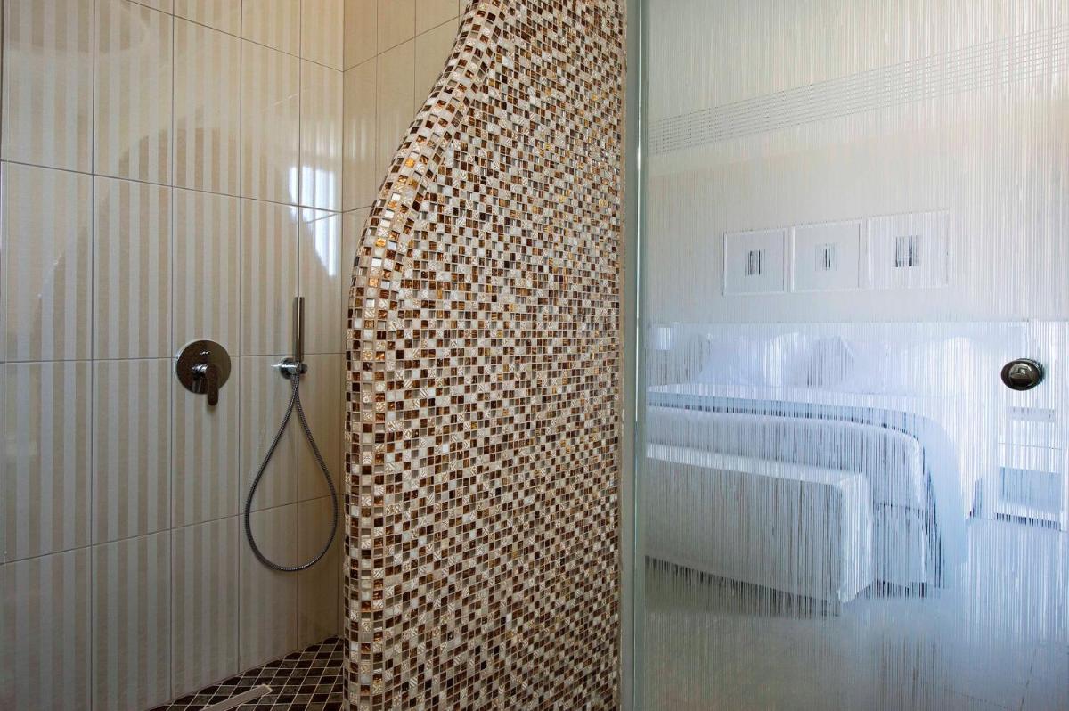 Acroterra Rosa Luxury Suites & Spa