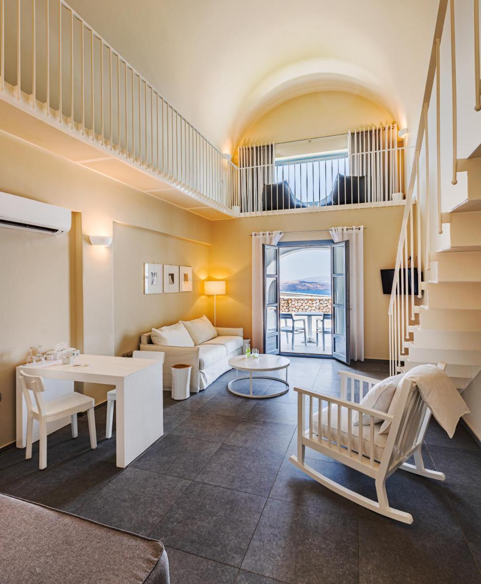 Acroterra Rosa Luxury Suites & Spa