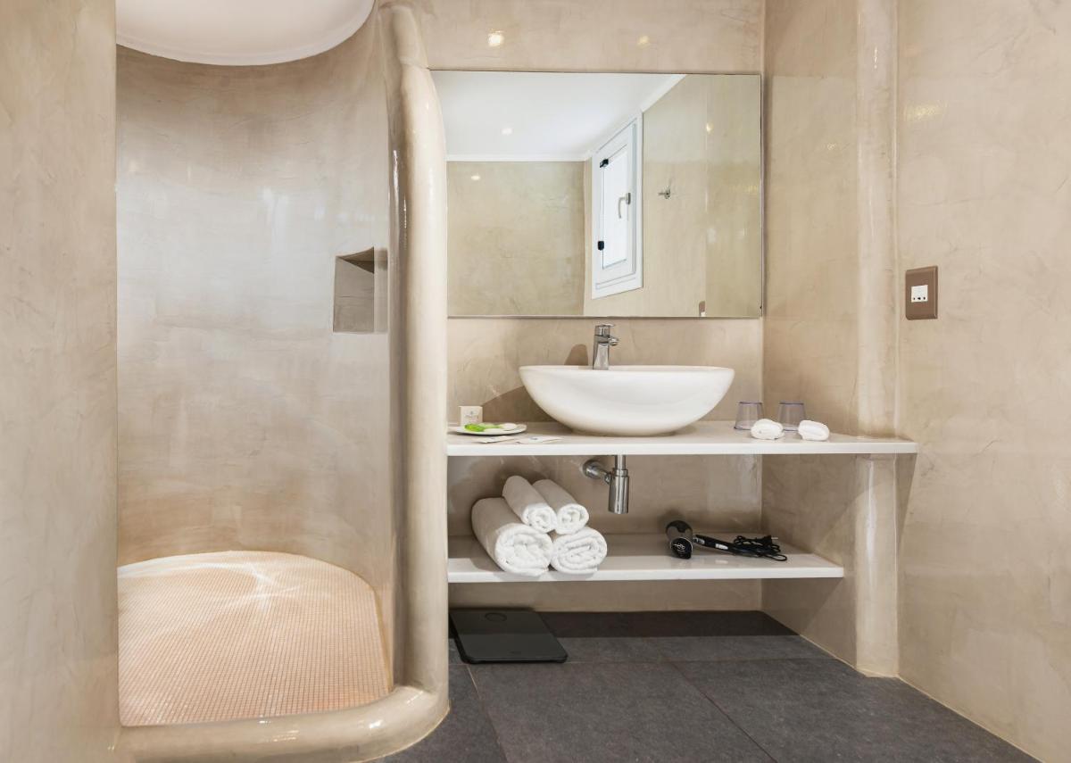 Acroterra Rosa Luxury Suites & Spa