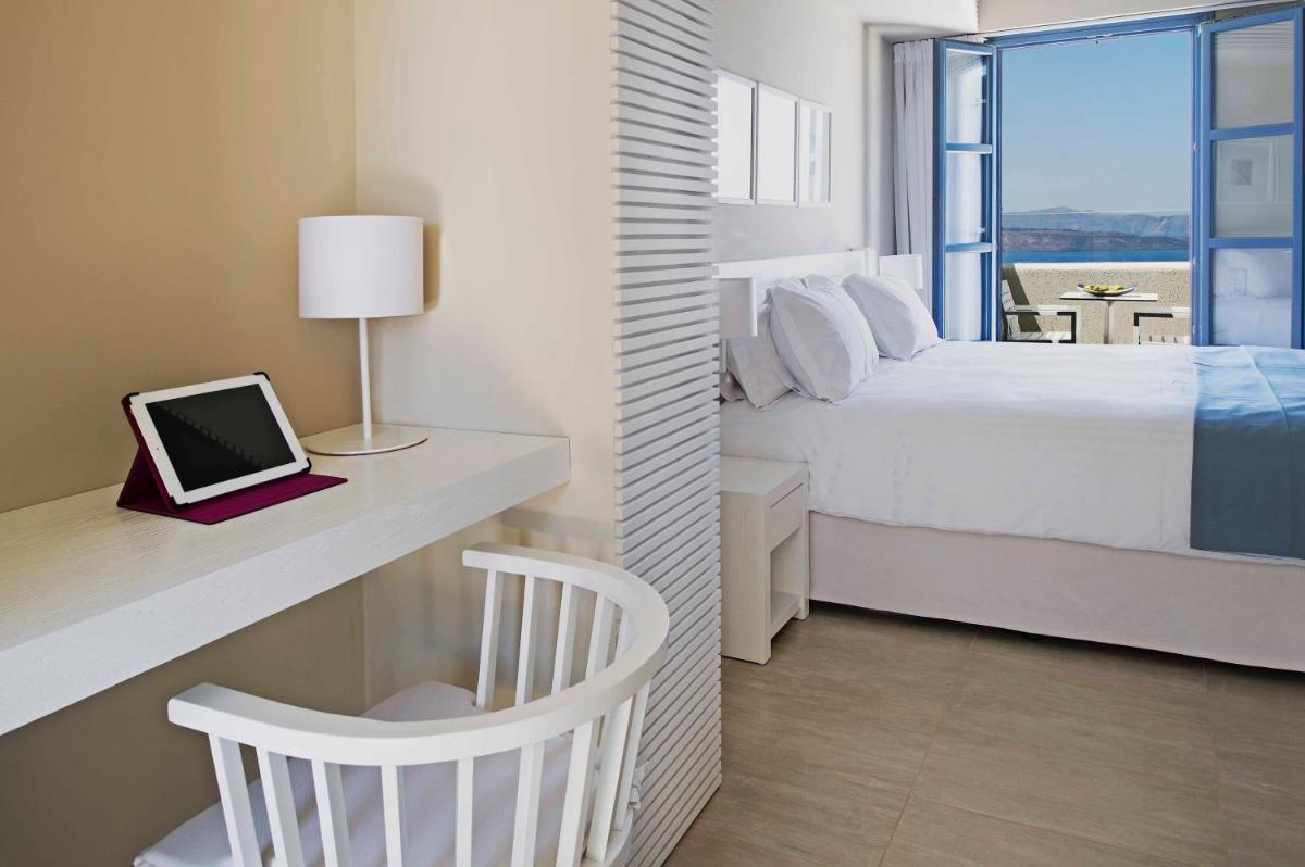 Acroterra Rosa Luxury Suites & Spa