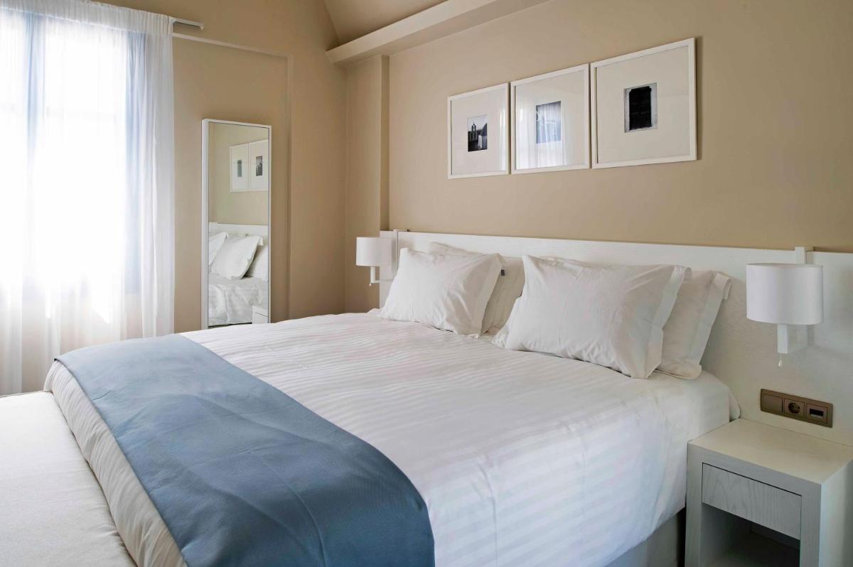 Acroterra Rosa Luxury Suites & Spa
