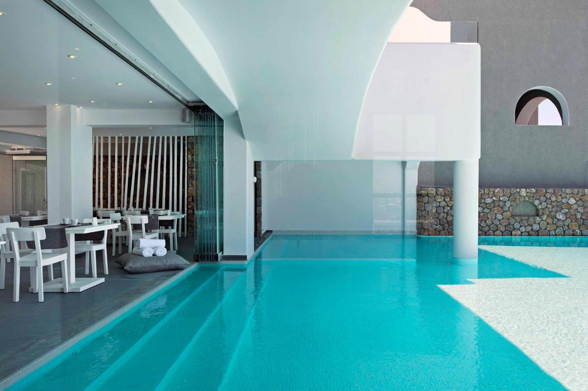 Acroterra Rosa Luxury Suites & Spa