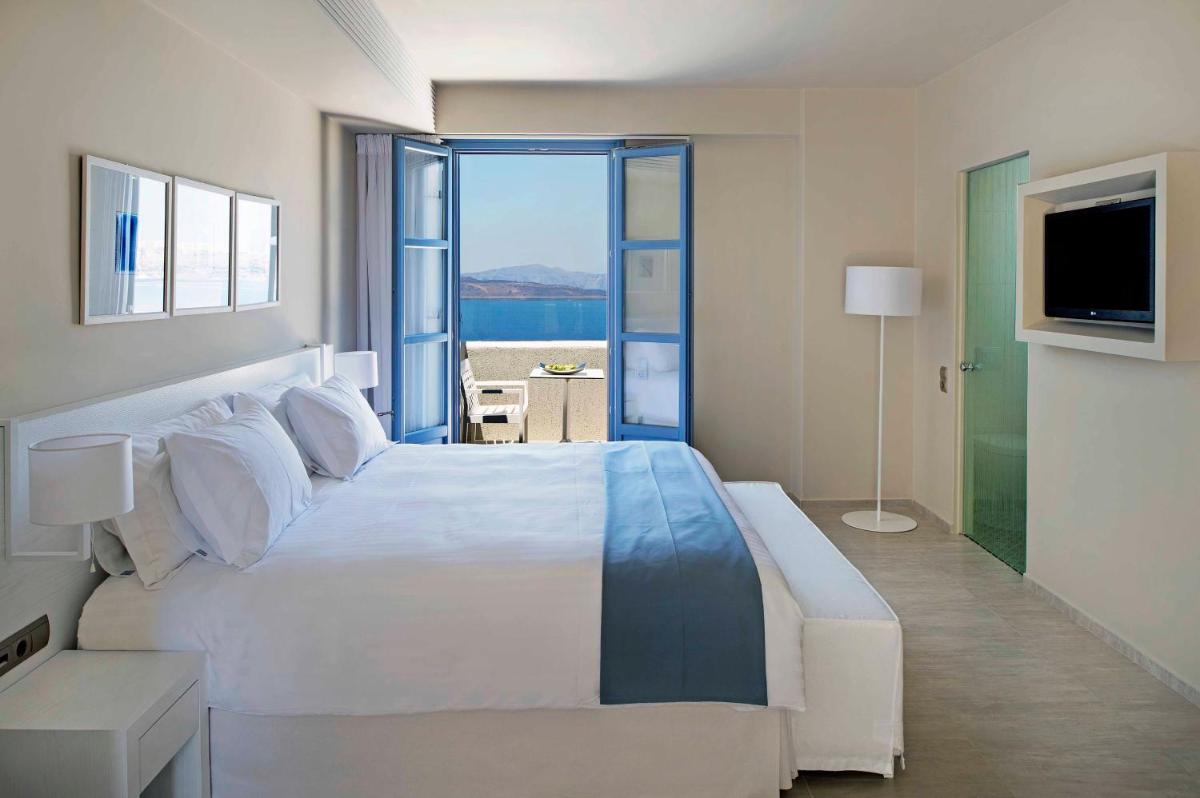 Acroterra Rosa Luxury Suites & Spa