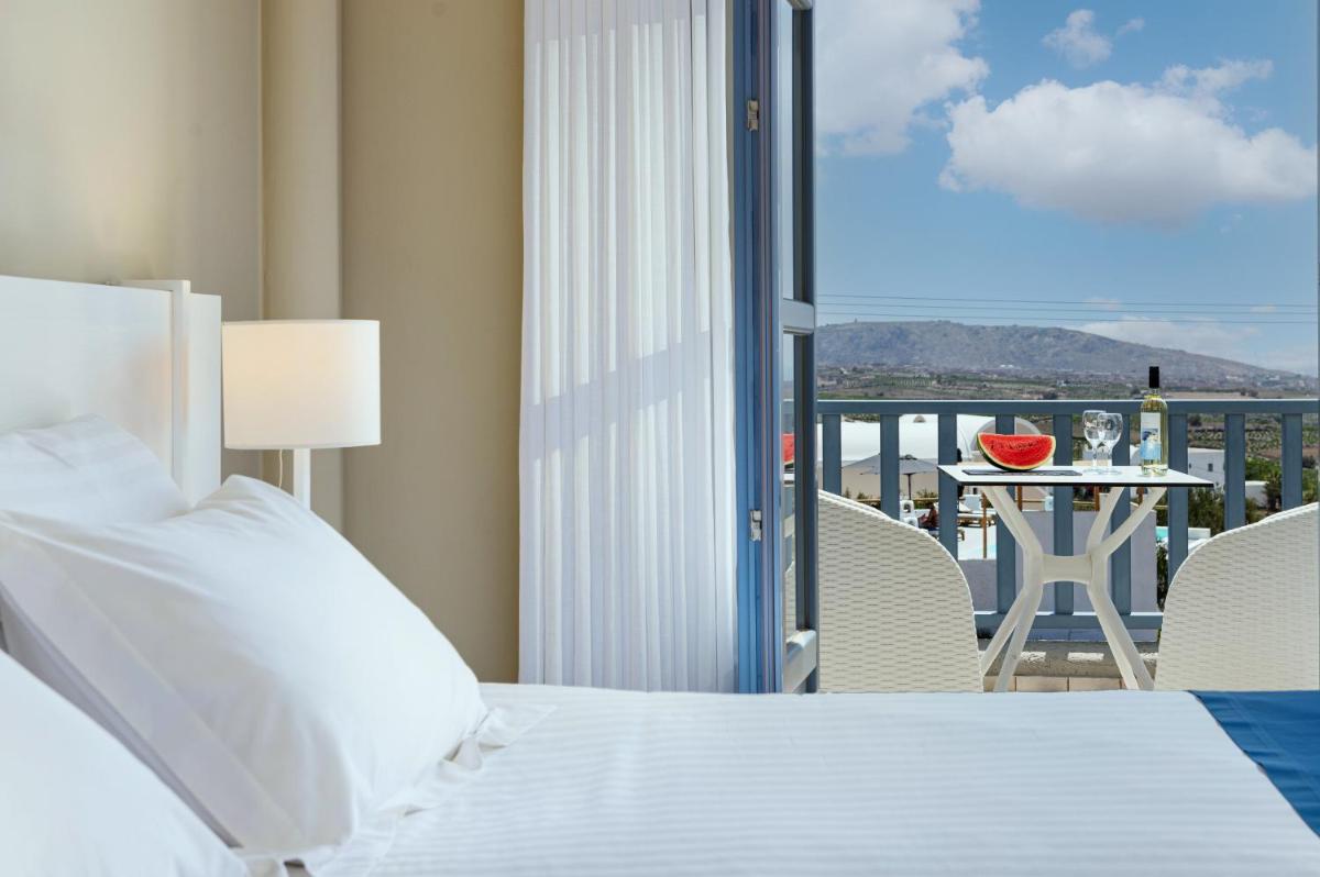 Acroterra Rosa Luxury Suites & Spa