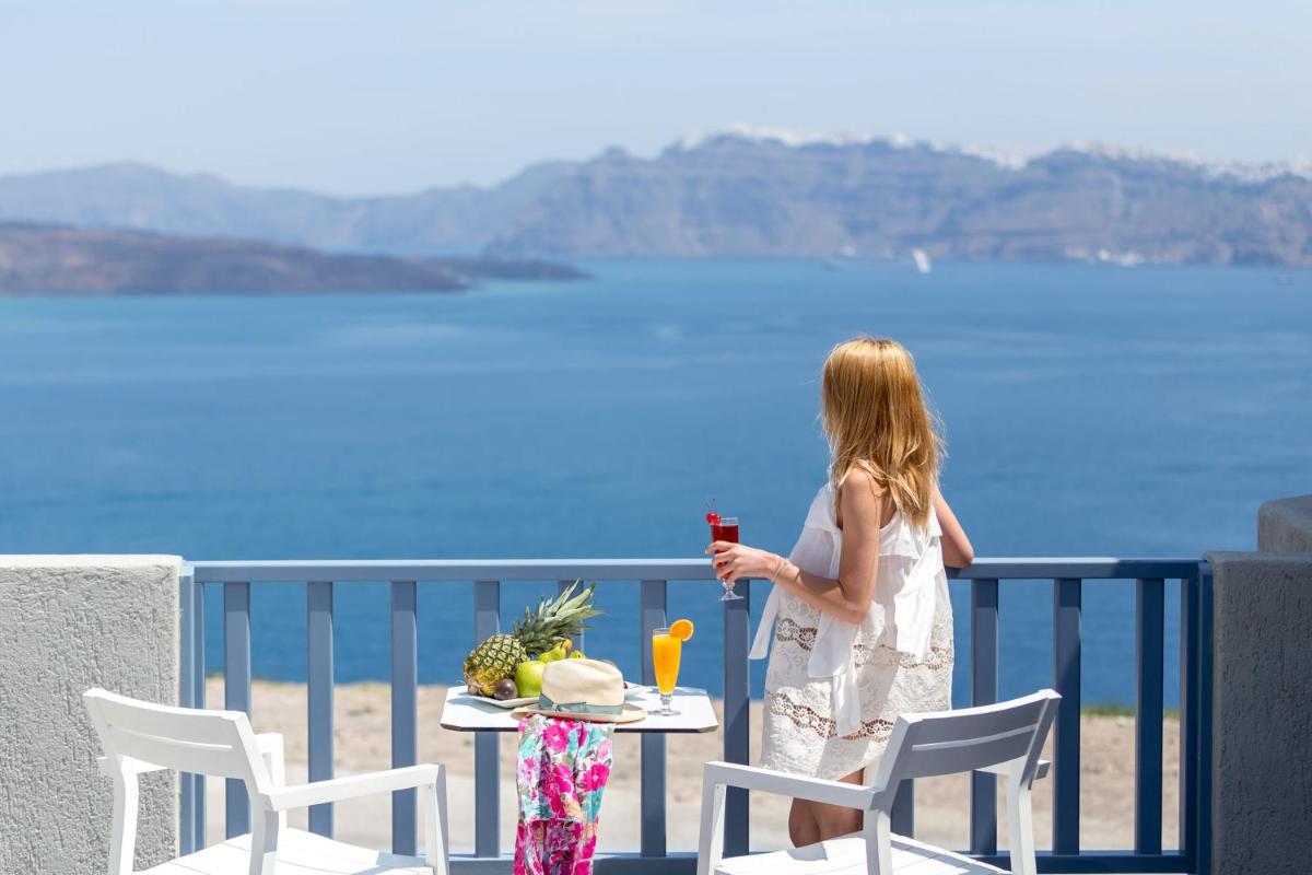 Acroterra Rosa Luxury Suites & Spa