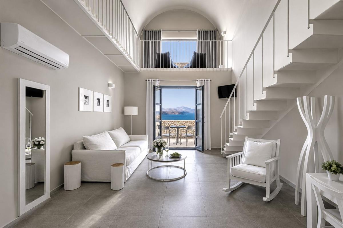Acroterra Rosa Luxury Suites & Spa