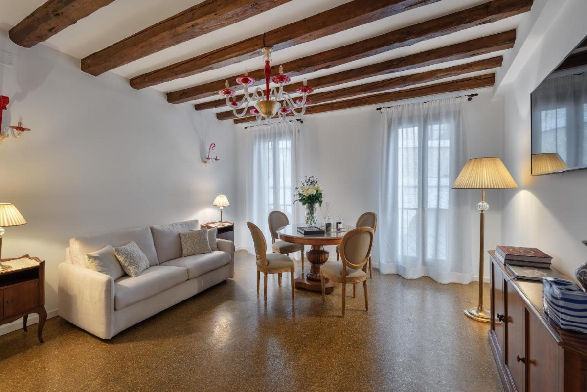 Ad Place Venice