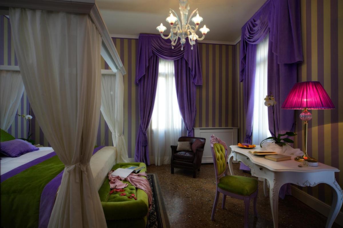Ad Place Venice