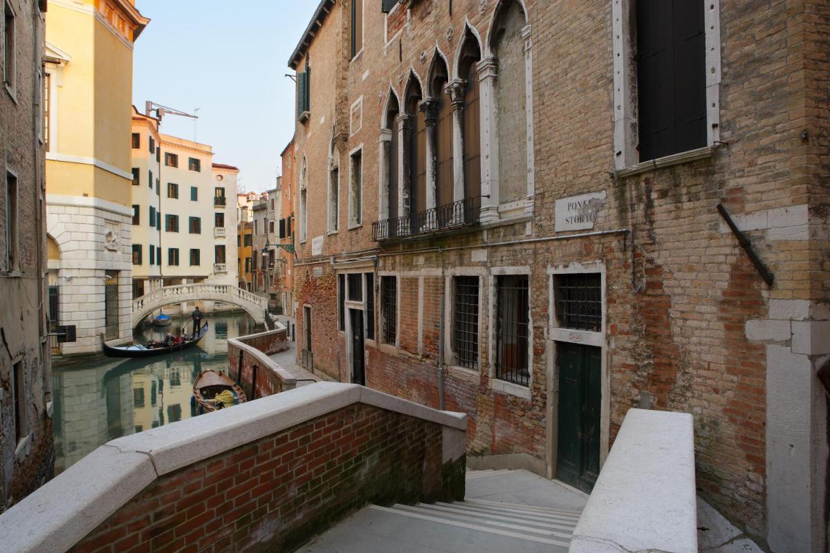 Ad Place Venice
