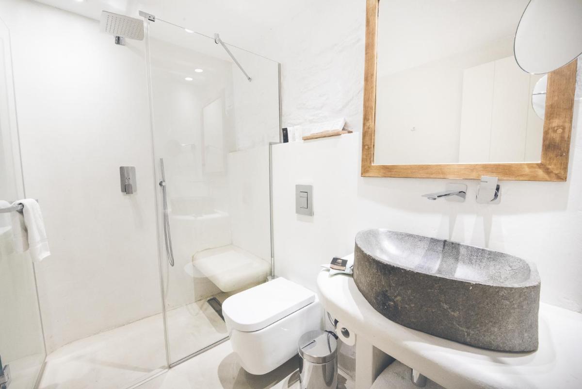 Adel Private Suites