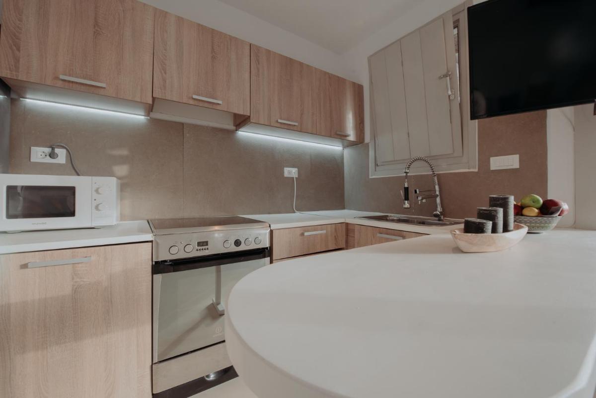 Adel Private Suites