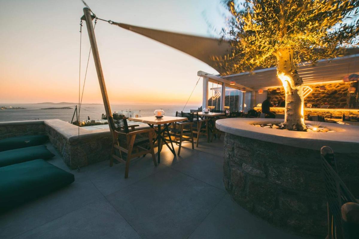 Adel Private Suites