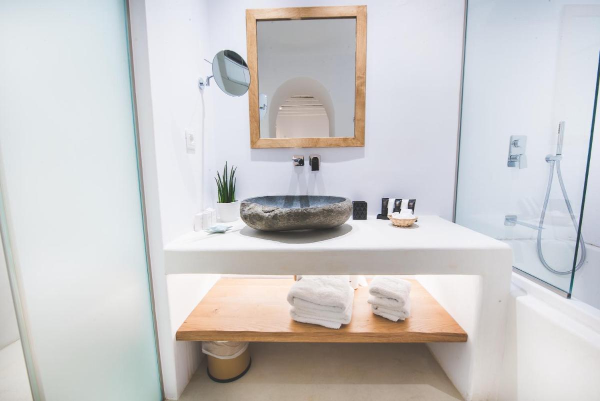 Adel Private Suites