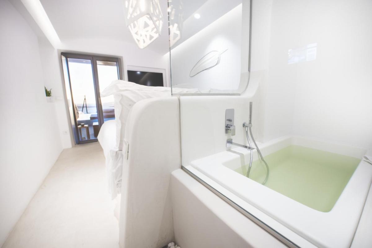 Adel Private Suites