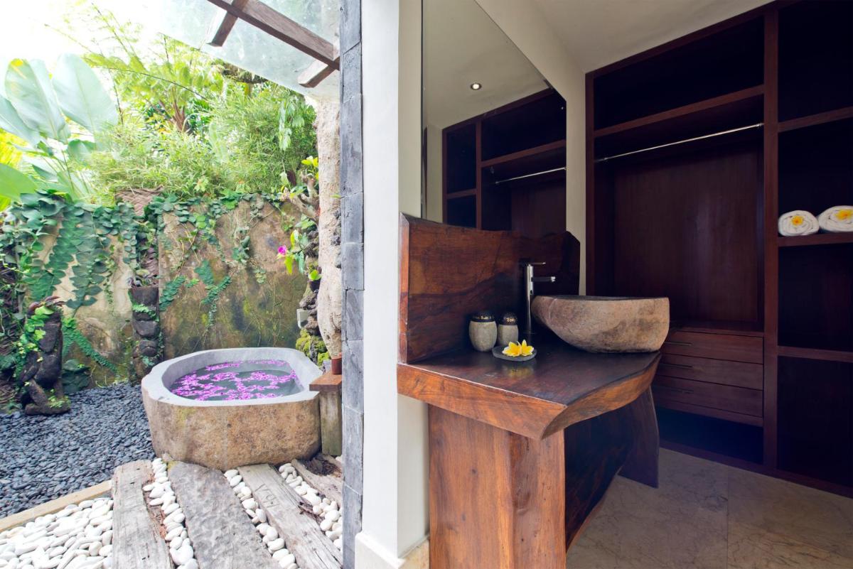 Adiwana Dara Ayu Villas